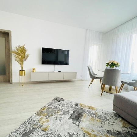 New Luxury City Centre Apartment With Panoramic View, Free Parking Bratislava Exterior foto