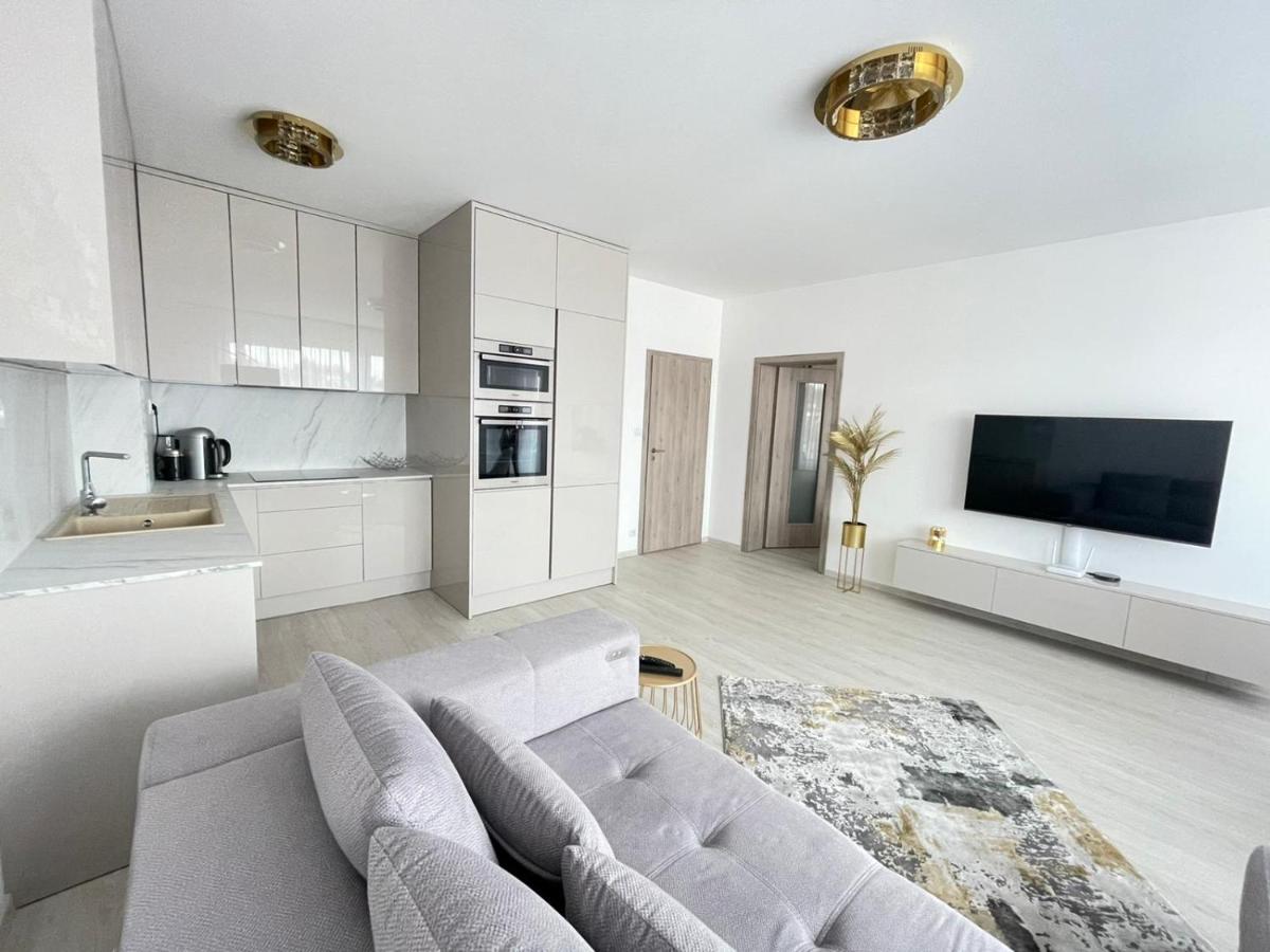 New Luxury City Centre Apartment With Panoramic View, Free Parking Bratislava Exterior foto